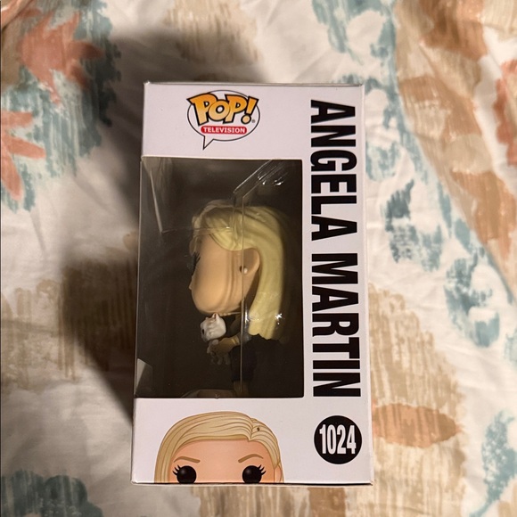 Funko Pop! Angela Martin with Cat Figure The office Exclusive - Picture 2 of 6